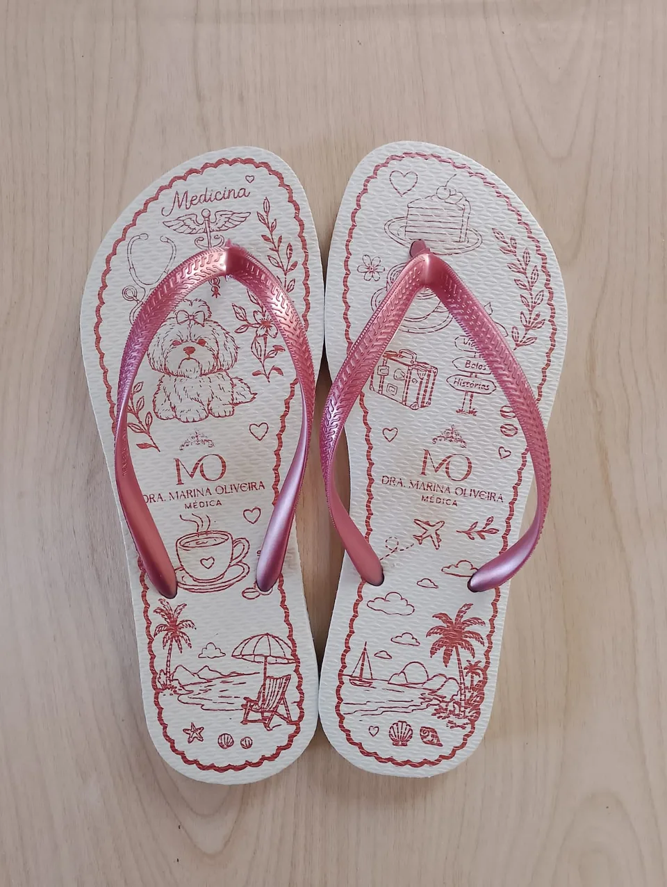 Chinelos personalizados para formatura produzidos pela Taty, referência real 15.